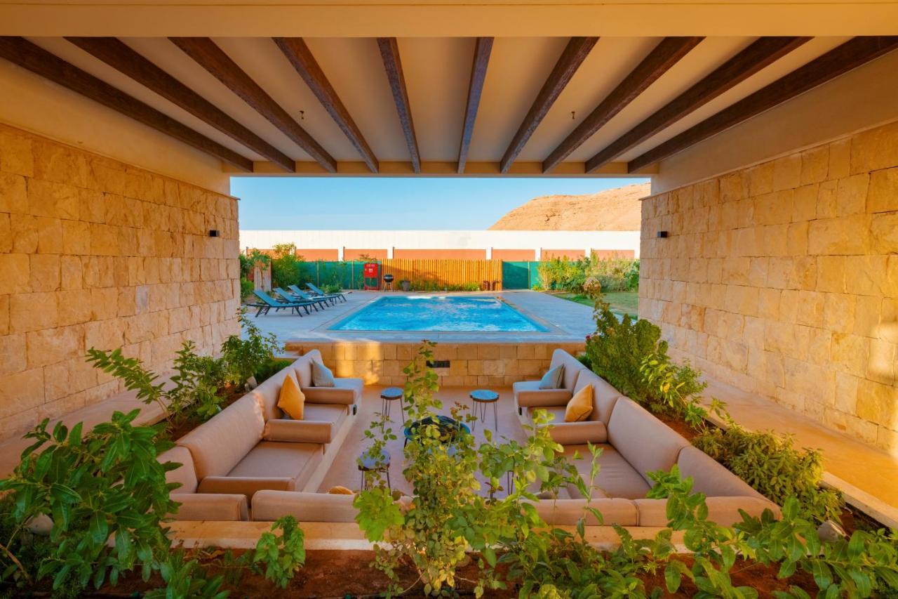 The Valley 5*